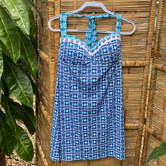 Tommy Bahama Dress, super comfy, like swimsuit material, 92% Nylon 8% Spandex - Picture 1 of 4